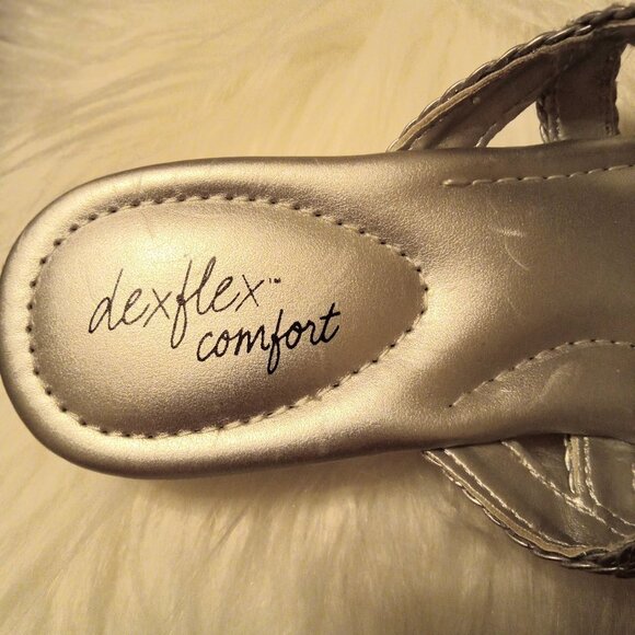 Dexflex Comfort Flip Flop Silver Chain Knot Design EUC Size 6.5 W - Picture 5 of 11